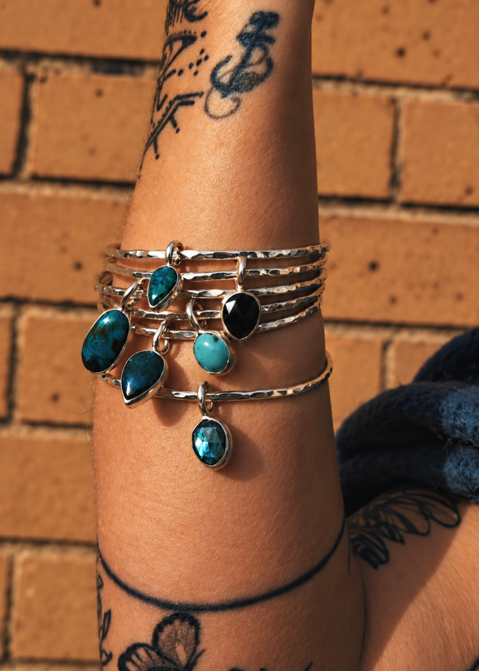 Dangly Bangle II (Turquoise)