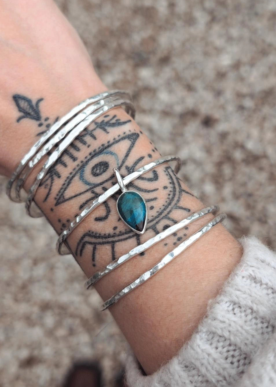 Dangly Bangle IV (Turquoise)