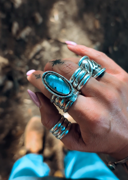 FLOATING OASIS RING (UK size Q)