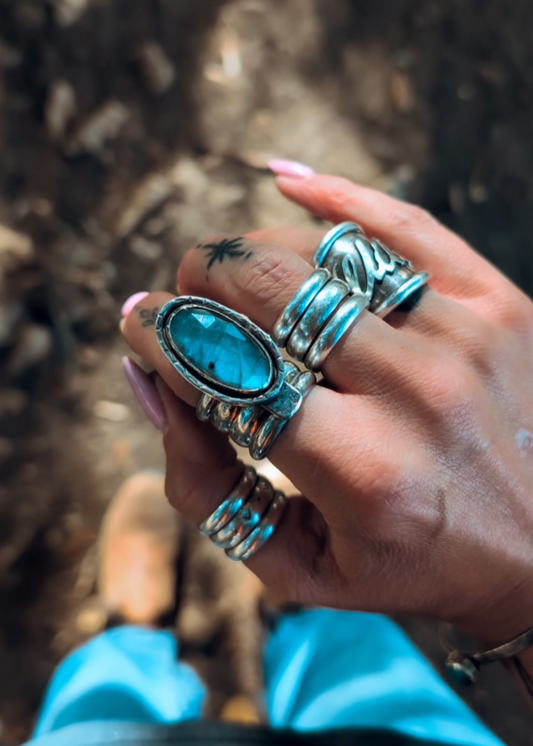 FLOATING OASIS RING (UK size Q)