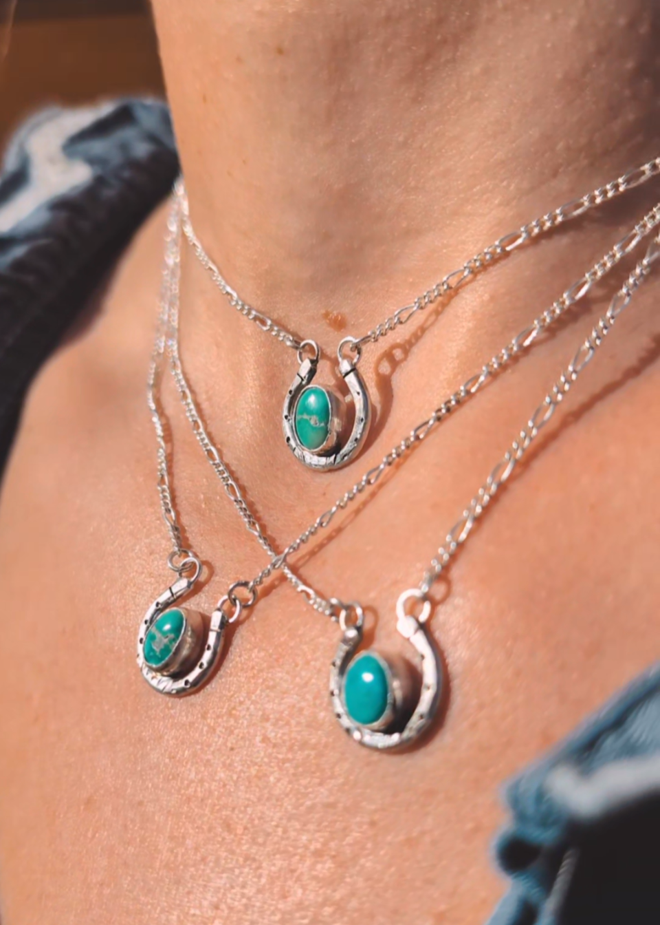 LUCKY HORSESHOE CHOKERS