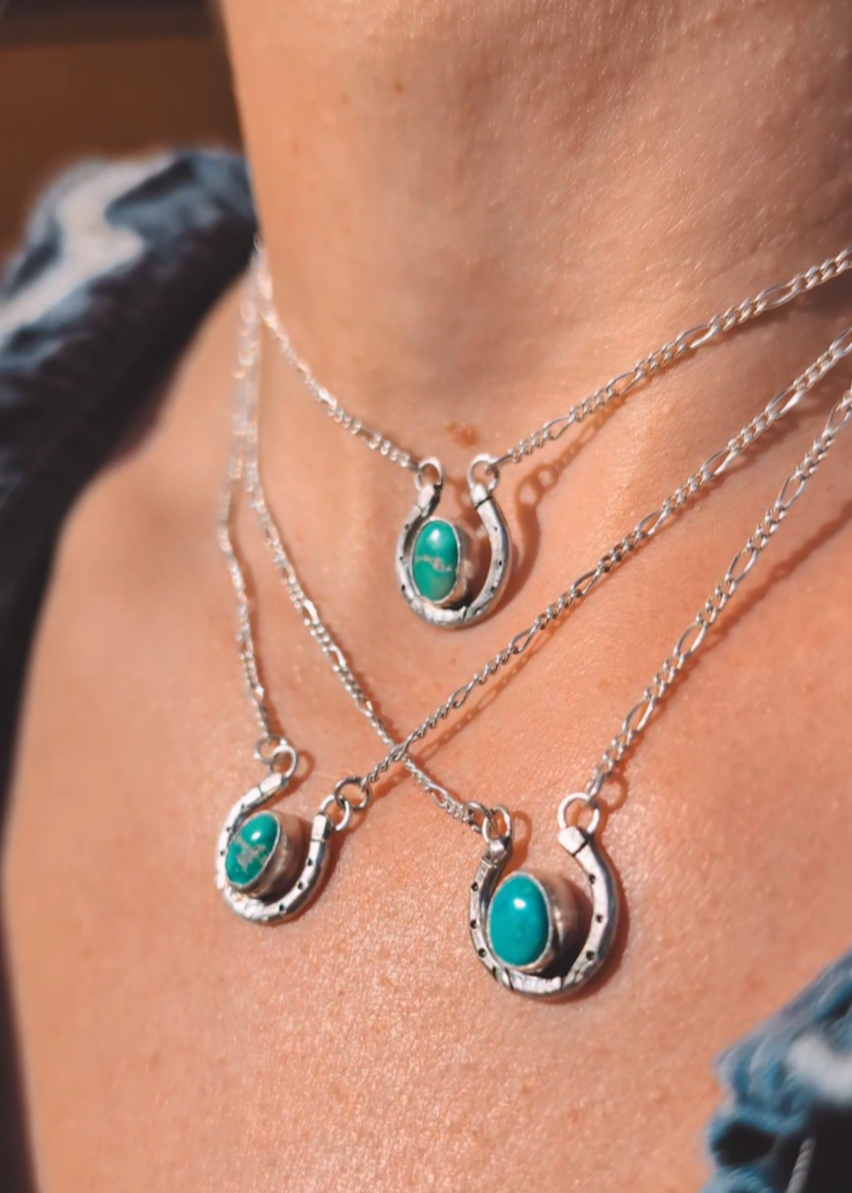 LUCKY HORSESHOE CHOKERS